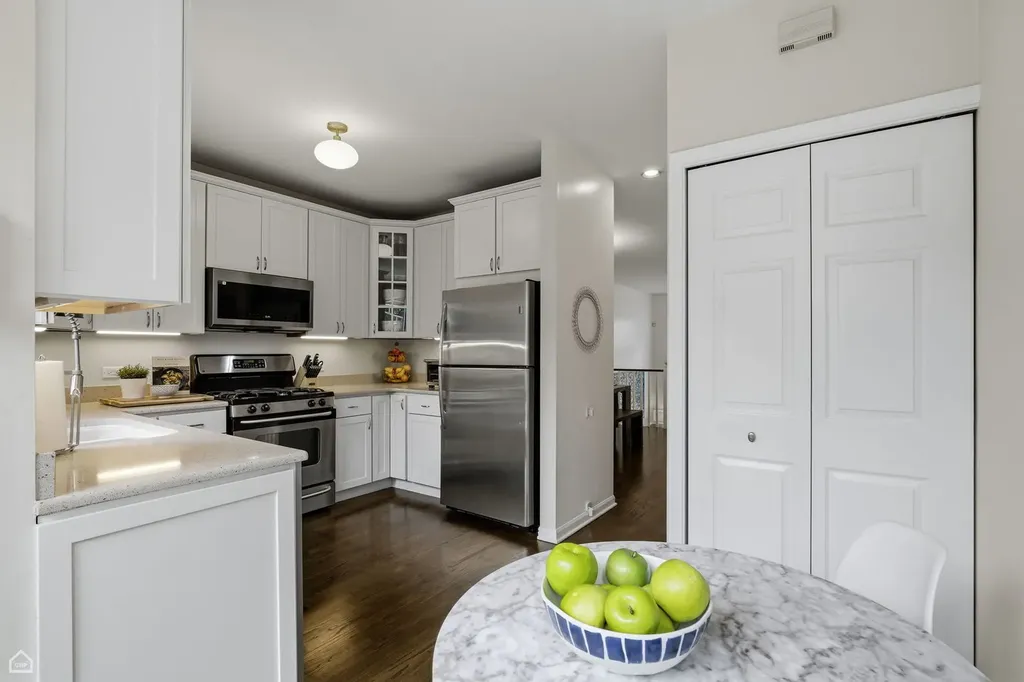 2740 North Wayne Avenue Chicago IL 60614