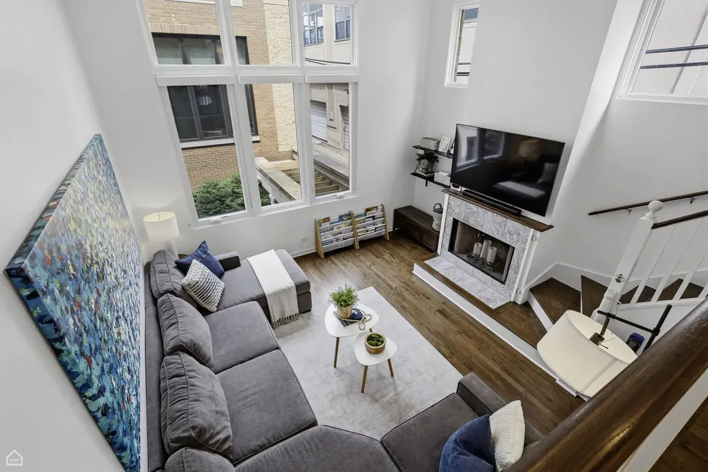 2740 North Wayne Avenue Chicago IL 60614