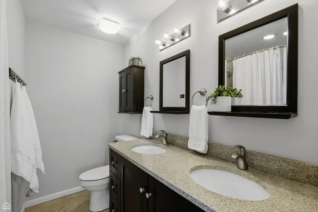 2740 North Wayne Avenue Chicago IL 60614