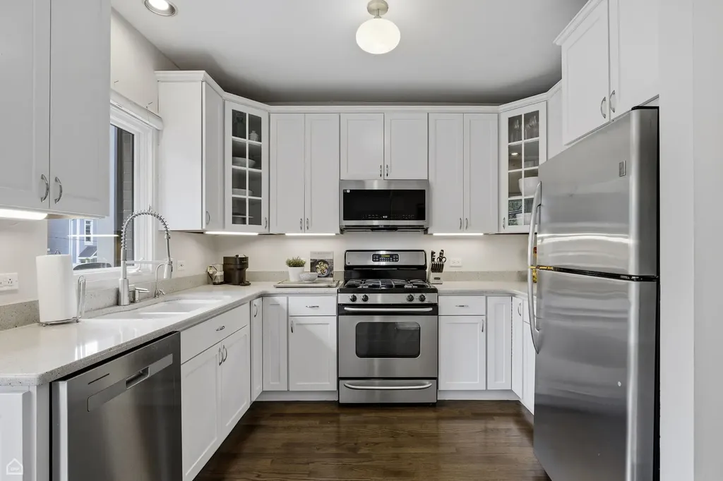 2740 North Wayne Avenue Chicago IL 60614