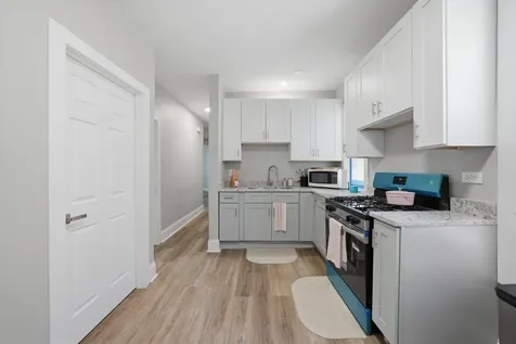 9015 South Muskegon Avenue Chicago IL 60617