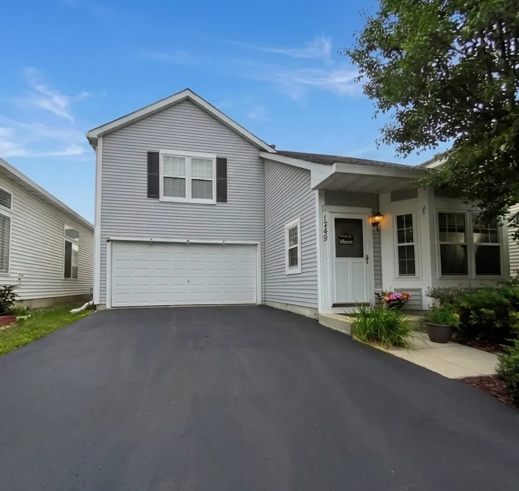 1748 Hazelnut Lane Aurora IL 60504