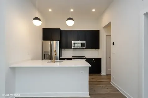 621 West Belmont Avenue Chicago IL 60657