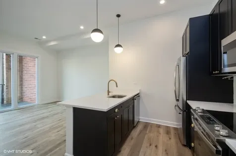 621 West Belmont Avenue Chicago IL 60657