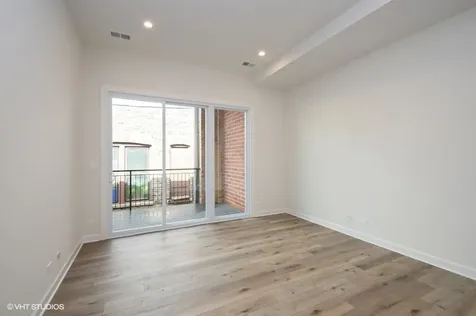 621 West Belmont Avenue Chicago IL 60657