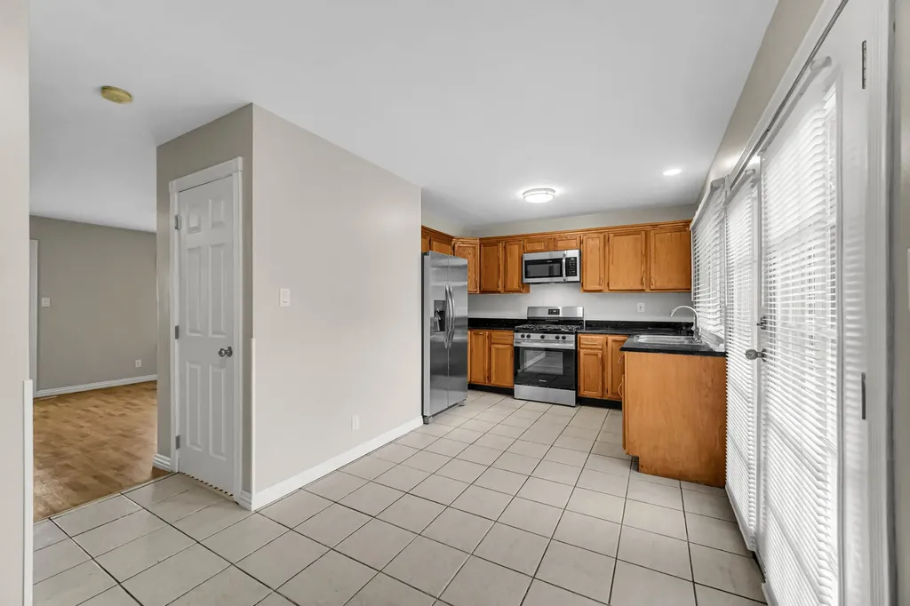 451 Yorkshire Square Bolingbrook IL 60440