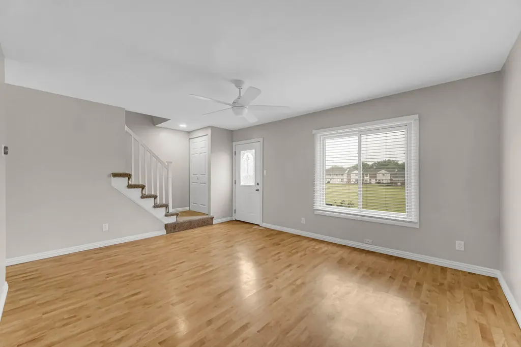 451 Yorkshire Square Bolingbrook IL 60440