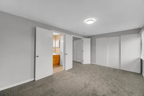 451 Yorkshire Square Bolingbrook IL 60440