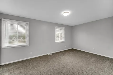 451 Yorkshire Square Bolingbrook IL 60440