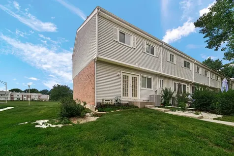 451 Yorkshire Square Bolingbrook IL 60440
