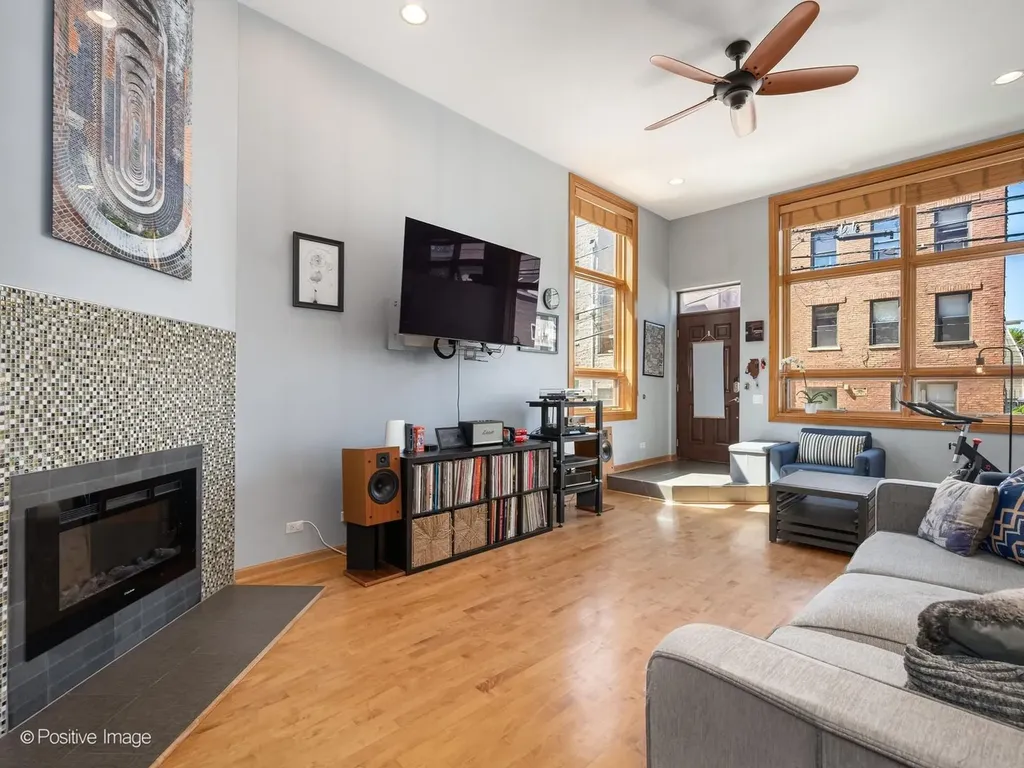 1649 West Ontario Street Chicago IL 60622