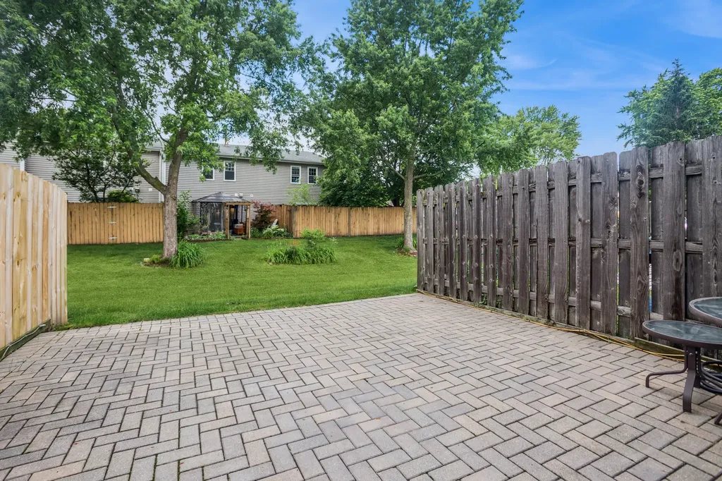 407 Chelsea Cove Roselle IL 60172