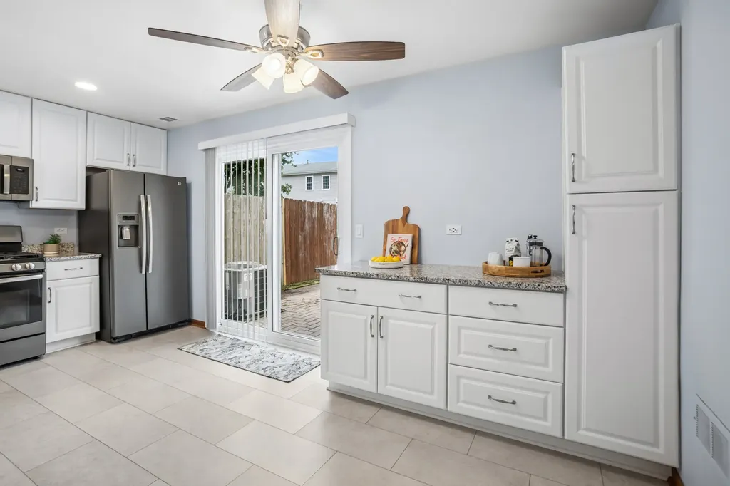 407 Chelsea Cove Roselle IL 60172