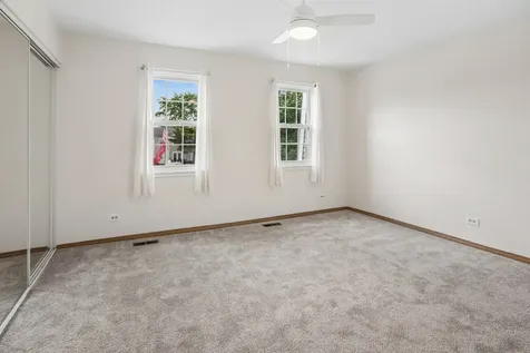 407 Chelsea Cove Roselle IL 60172