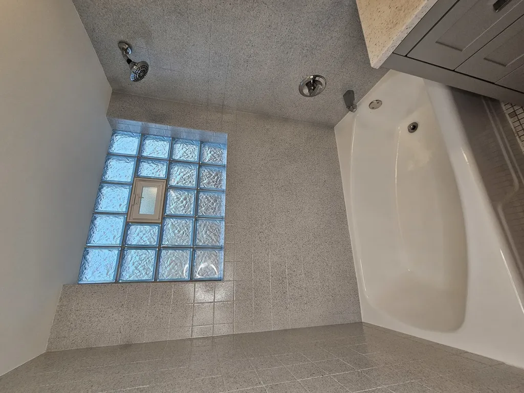 6925 West 64th Place Chicago IL 60638