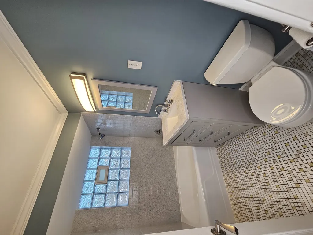 6925 West 64th Place Chicago IL 60638