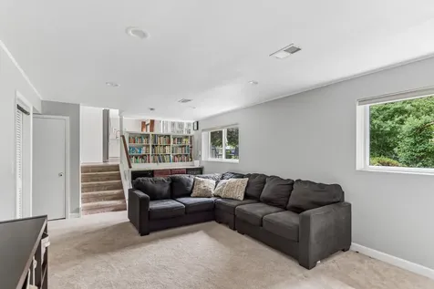 413 Catalpa Lane Libertyville IL 60048
