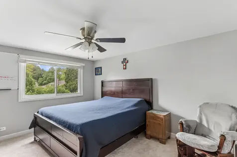 413 Catalpa Lane Libertyville IL 60048