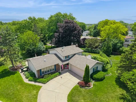 413 Catalpa Lane Libertyville IL 60048