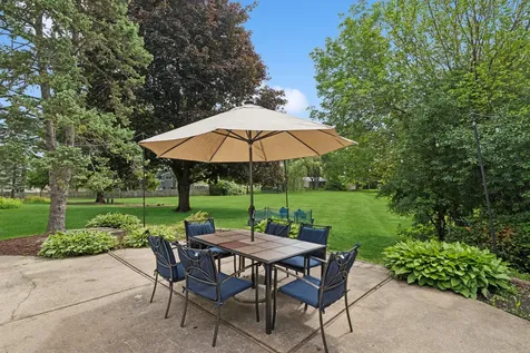 413 Catalpa Lane Libertyville IL 60048
