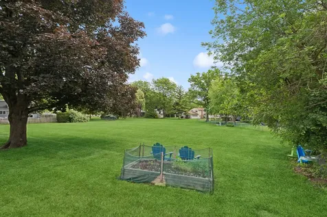 413 Catalpa Lane Libertyville IL 60048