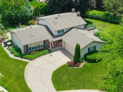 413 Catalpa Lane Libertyville IL 60048
