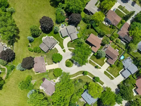 413 Catalpa Lane Libertyville IL 60048