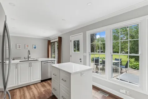 413 Catalpa Lane Libertyville IL 60048