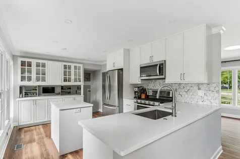 413 Catalpa Lane Libertyville IL 60048
