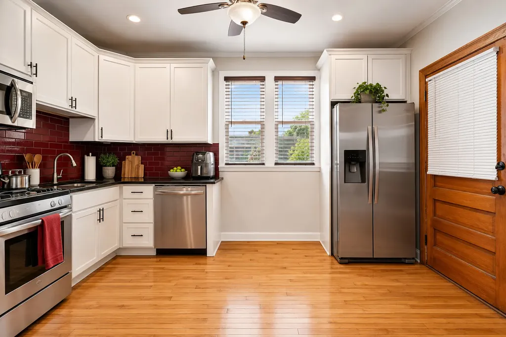 4988 North Elston Avenue Chicago IL 60630