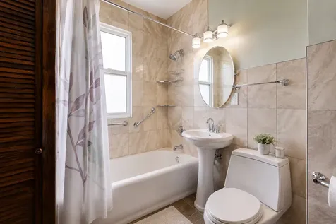 4988 North Elston Avenue Chicago IL 60630