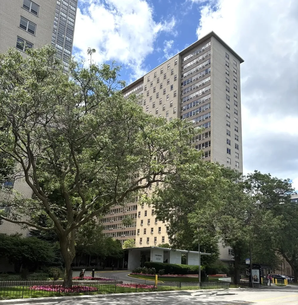 3950 North Lake Shore Drive Chicago IL 60613