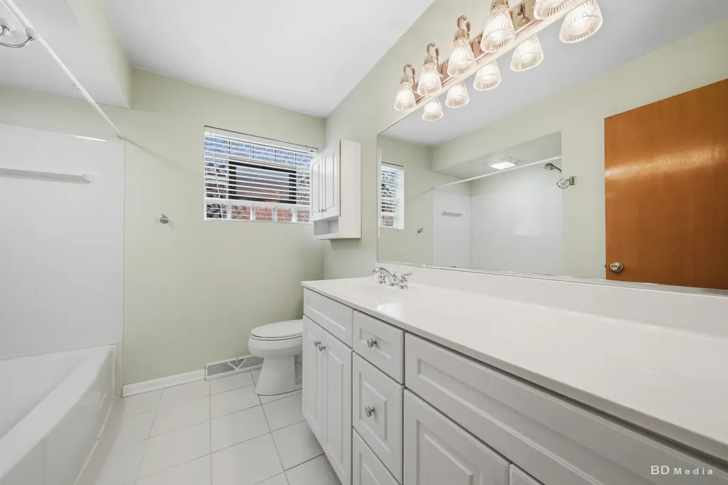 3846 West 84th Place Chicago IL 60652