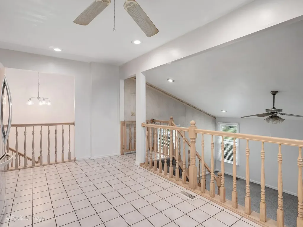 290 Loveland Drive Glendale Heights IL 60139