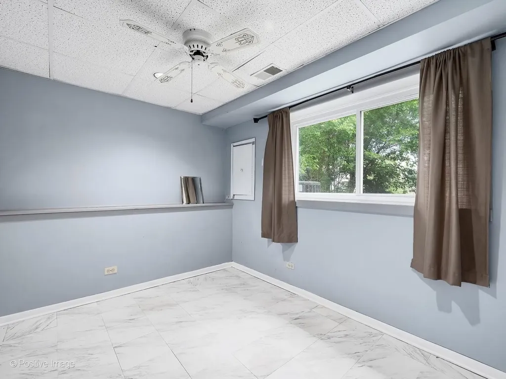 290 Loveland Drive Glendale Heights IL 60139