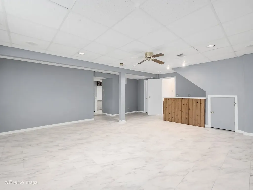 290 Loveland Drive Glendale Heights IL 60139