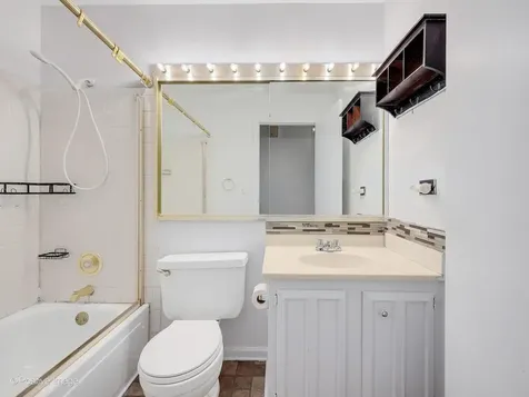 290 Loveland Drive Glendale Heights IL 60139