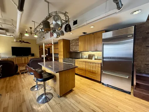 2329 West Farwell Avenue Chicago IL 60645