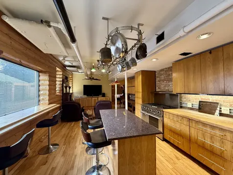 2329 West Farwell Avenue Chicago IL 60645