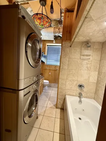 2329 West Farwell Avenue Chicago IL 60645