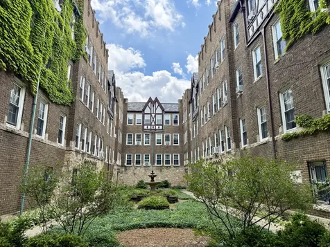 2329 West Farwell Avenue Chicago IL 60645