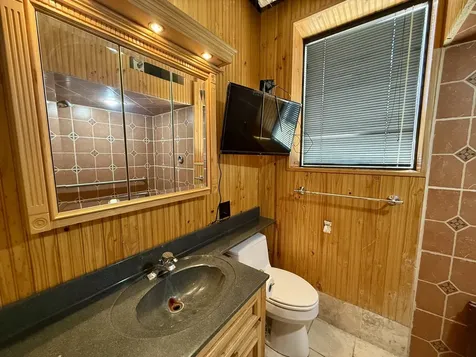 2329 West Farwell Avenue Chicago IL 60645