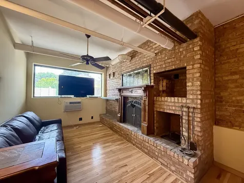 2329 West Farwell Avenue Chicago IL 60645