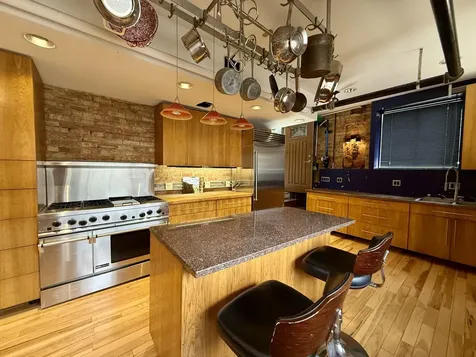 2329 West Farwell Avenue Chicago IL 60645