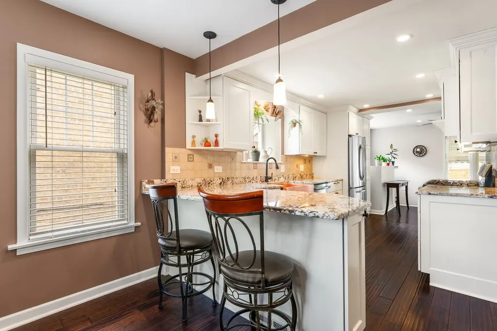 7727 West Berwyn Avenue Chicago IL 60656