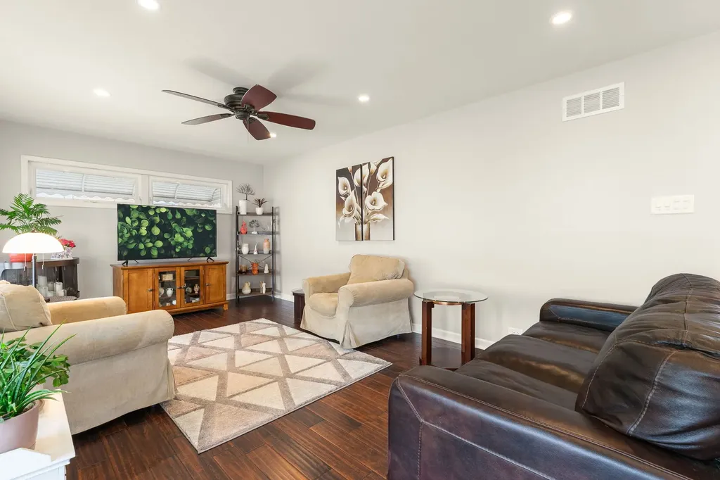 7727 West Berwyn Avenue Chicago IL 60656