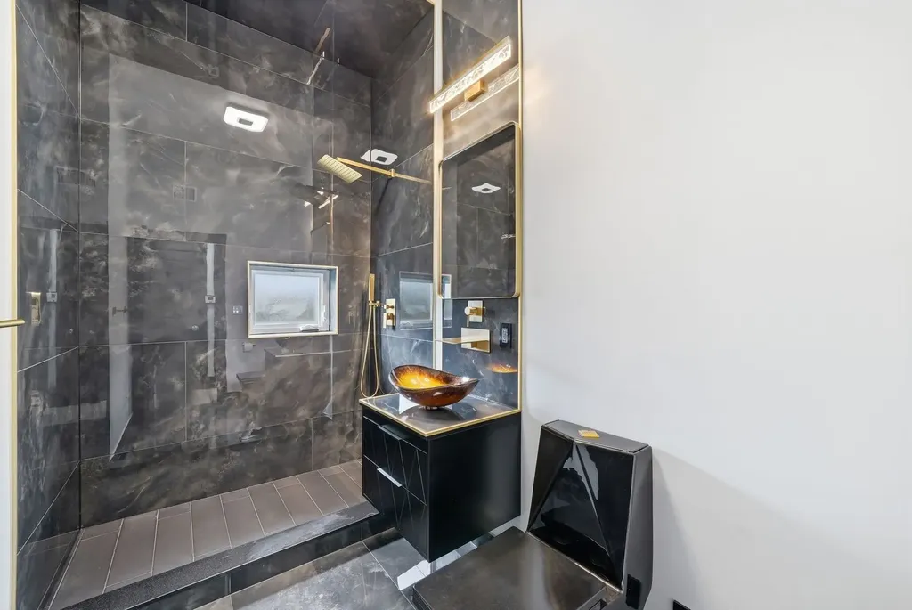 6331 South Elizabeth Street Chicago IL 60636