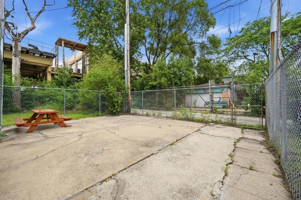 6331 South Elizabeth Street Chicago IL 60636