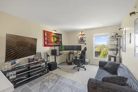 1513 Yellowstone Drive Streamwood IL 60107