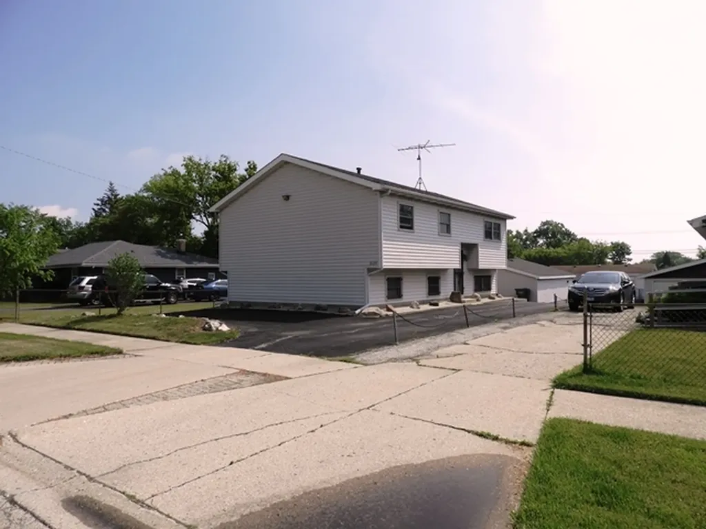 2125 Wright Avenue North Chicago IL 60064